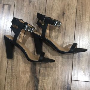 NWOT Badgley Mischka Jeweled Heels